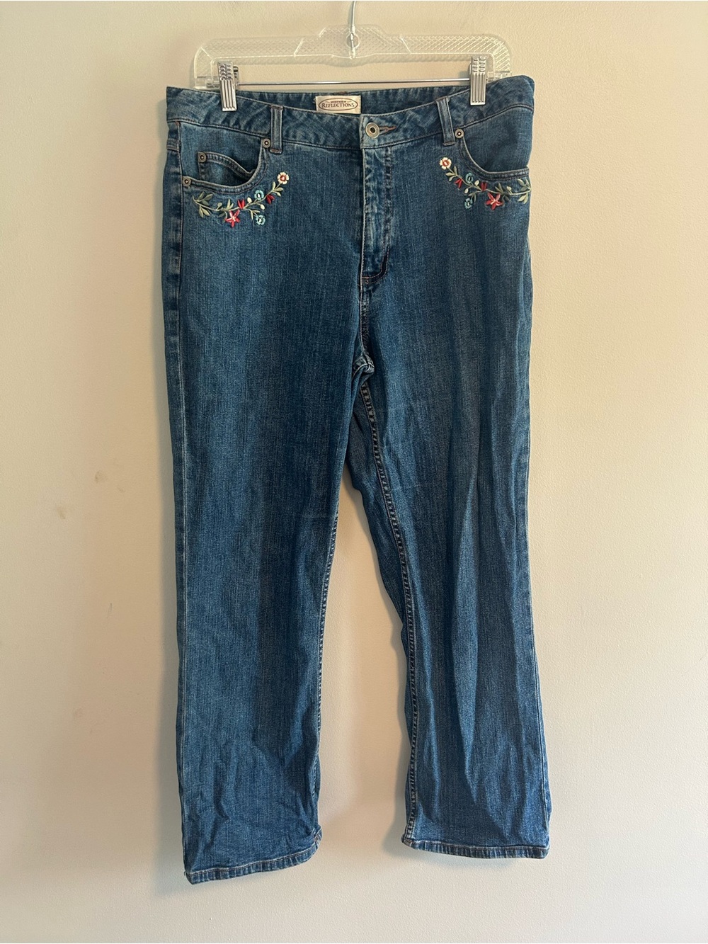 Northern reflection women’s 10 medium wash denim floral Embroidered Jeans
